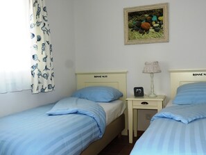 Villa | Room amenity - Villa in France With Private Heated Pool (Les Sables-d'Olonne)