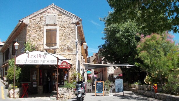 Exterior - Villa in Provence With Beautiful View, Walking Distance From Sillans-la-cascade (Sillans-la Cascade)