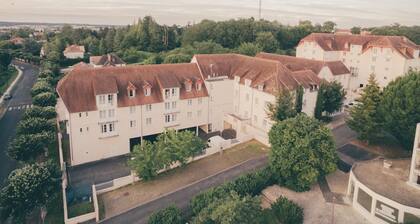Tidy Apartment, Located in the Town of Roche-posay
