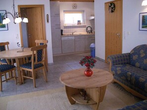House | Dining - Bungalow im Feriendorf Uslar mit Gartenterrasse (Uslar)