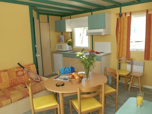 Dining - Cozy Wooden Chalet With a Covered Terrace in the Vendée (Saint-Hilaire-de-Riez)