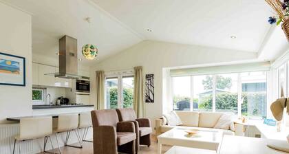 Charming Chalet With Dishwasher in Noordwijk
