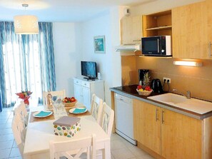 Apartment | Private kitchen | Fridge, microwave, dishwasher, highchair - Comfortable Apartment With Dishwasher in the Provence (Cabries)