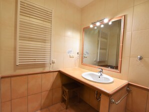 House | Bathroom | Shower - Rustic Holiday Home in Rerik Germany With Garden (Rerik)