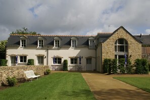 Exterior - Castle Apartment Near Breton (Erdeven)