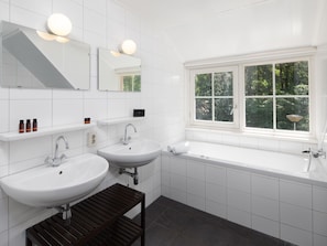 Bungalow | Bathroom | Shower