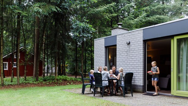 Bungalow | Balcony - Garden-view Bungalow With a Fireplace, in the Veluwe (Epe)