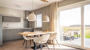 Bungalow | Private kitchen | Highchair