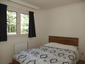Chalet | 3 bedrooms, individually furnished