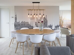 Villa | Dining