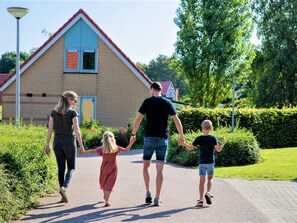 House - Detached House With Dishwasher Near Hoorn (Andijk)