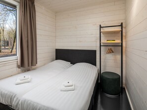Bungalow | 3 bedrooms, individually furnished, bed sheets