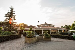 Villa | Reception - Nature-set Villa With Microwave Oven (Arcen)