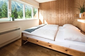 Chalet | 2 bedrooms, individually furnished