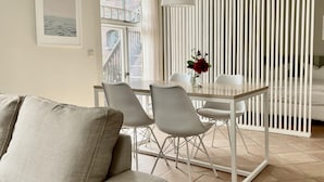 Apartment | Dining - Idyllische Wohnung in der Nahe des Saaler Boddens (Saal)