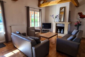 Living room - Bungalow in Lanzac With Panoramic Views (Lanzac)