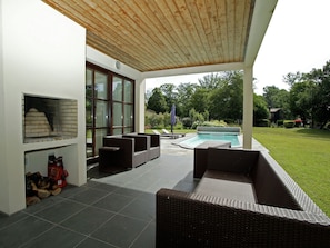 Balcony - Luxurious Detached Villa in a Nature Reserve With a Castle (Salles)