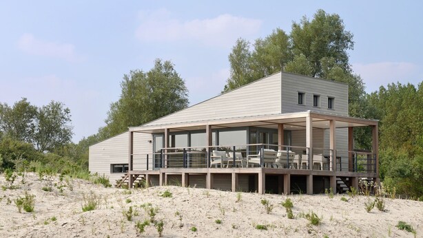 Villa | Exterior - Luxurious Villa in a Nature Reserve (Ouddorp)