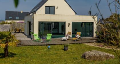 Modern Villa in Plounéour-trez With Large Garden