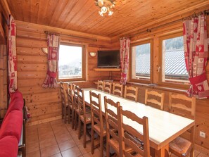 Dining - Comfortable Detached House for 14 People at the Lively Les Gets (Les Gets)