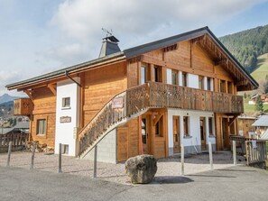 Exterior - Comfortable Detached House for 14 People at the Lively Les Gets (Les Gets)