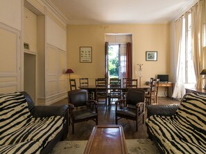 Living room - Cottage in Chaleix Near Forest & Lake (Chalais)