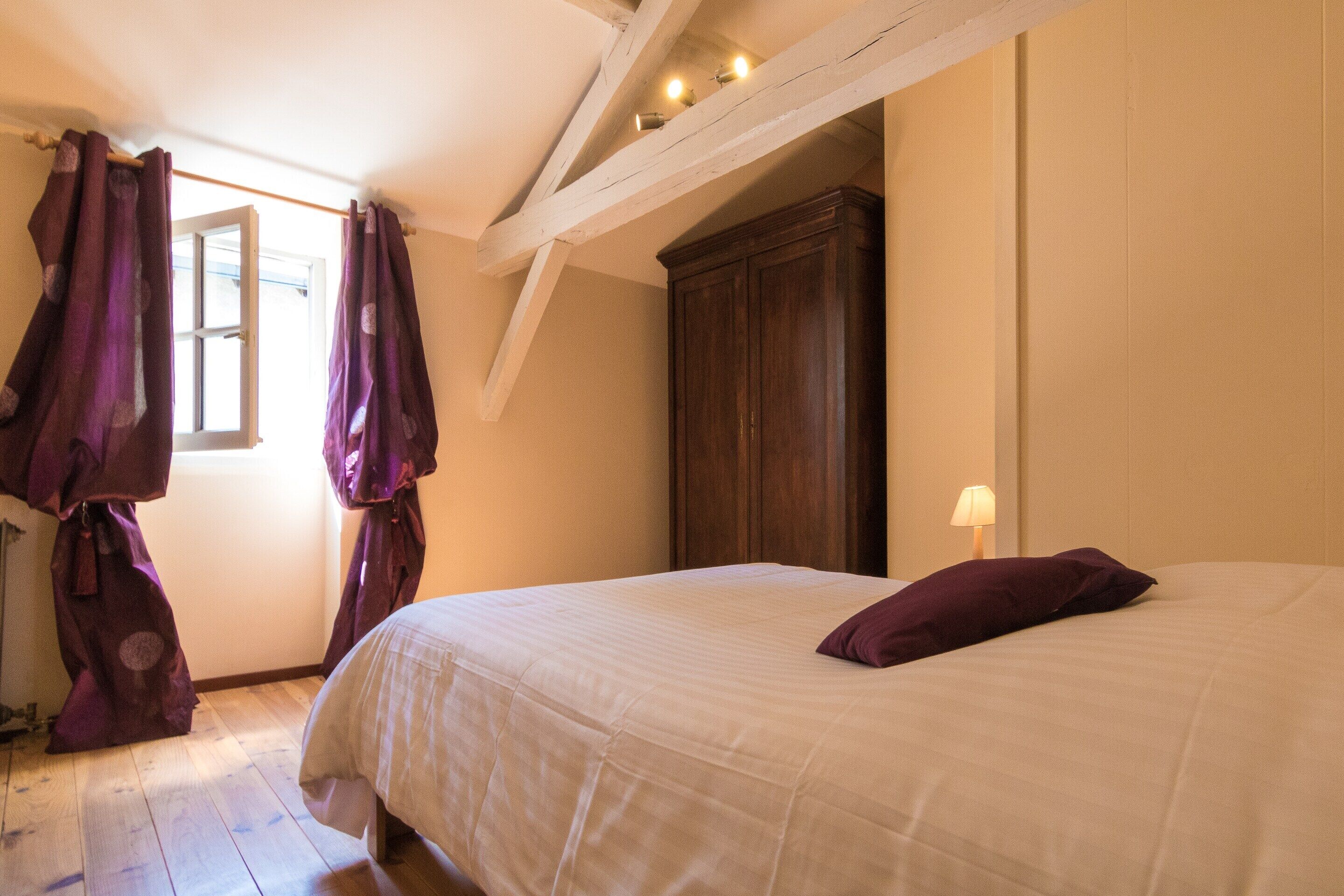Cottage | 4 kamar tidur dan dilengkapi dengan perabotan berbeda-beda