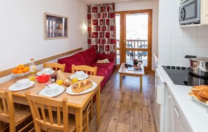 Dining - Apartment in Valmeinier With Valley Views (Valmeinier)