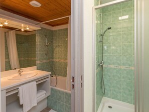 Apartment | Bathroom - Apartment in Valmeinier With Valley Views (Valmeinier)