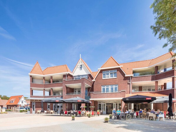Apartment | Exterior - Luxurious Apartment With Dishwasher, 1 km. From the Beach (Koudekerke)