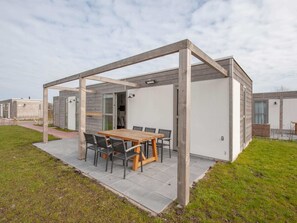 Bungalow | Dining - Lodge in Nieuwvliet Bad Near the Beach (Nieuwvliet)