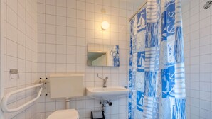 Unclassified image, 4 of 16, button - Tidy Bungalow With Microwave Near Renesse and Beach (Renesse)