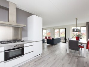 House | Private kitchen - Holiday Home With Jetty Near Sneekermeer (Akkrum)