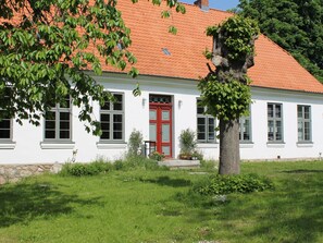 Exterior - Ferienwohnung in Steffenshagen mit Garten (Steffenshagen)