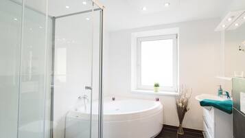 Apartment | Bathroom