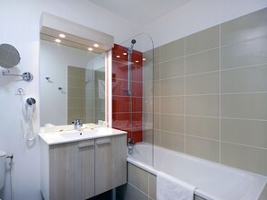 Apartment | Bathroom - Modern Apartment in Occitanie With Terrace (Agde)