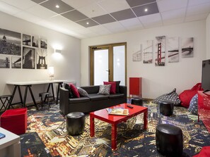 Living room - Adult-friendly Alpine Flat (Beaufort)