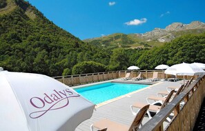 Outdoor pool - Chalet Living in the Alps (Saint-Sorlin-d'Arves)