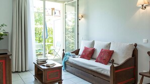 Unclassified image, 2 of 8, button - Peaceful Alsace Retreat (Bergheim)