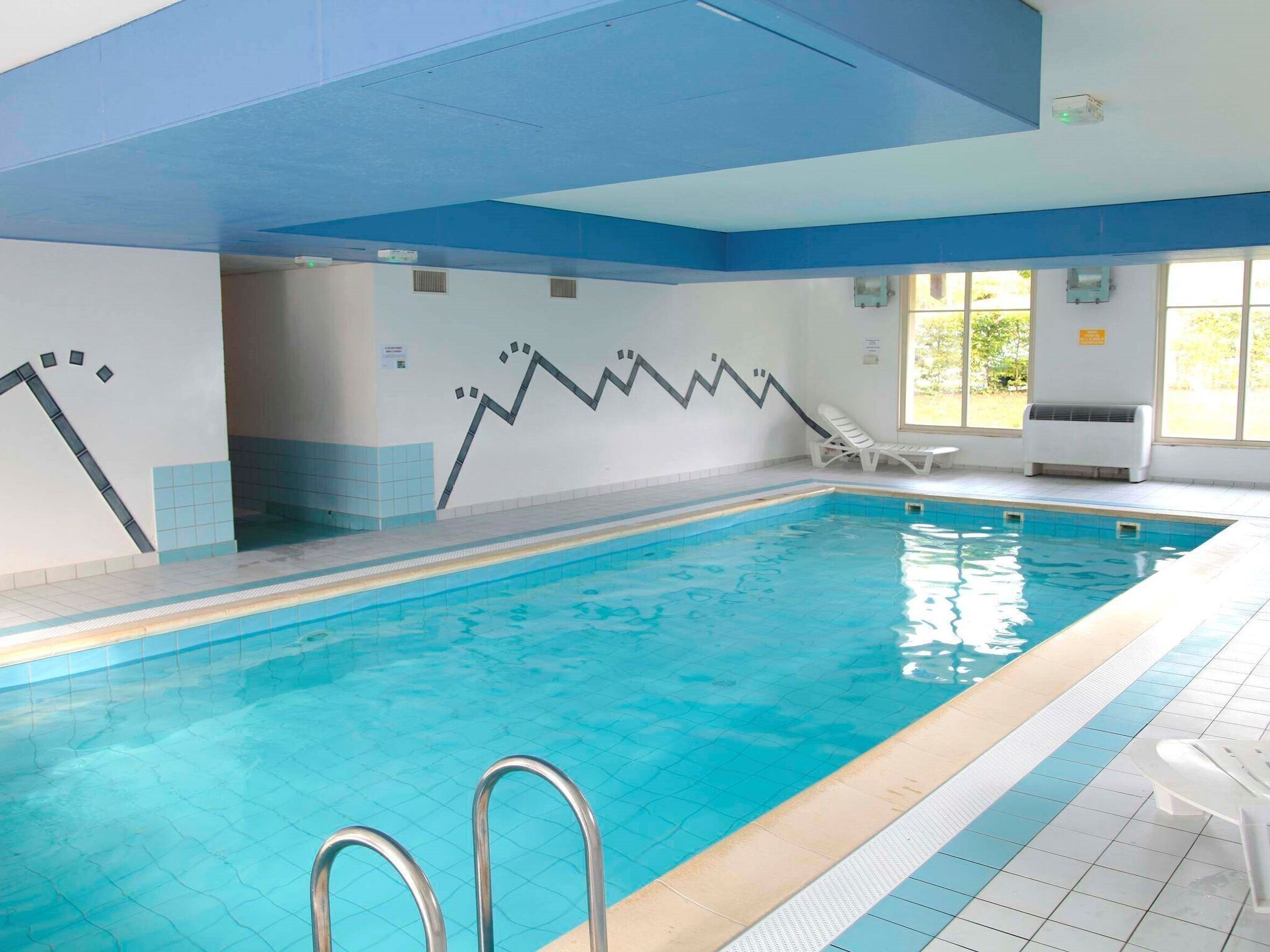 Indoor pool, outdoor pool