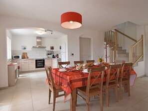 Dining - Villa With Guest House, 2 Swimming Pools, and Wide View (Artignosc-sur-Verdon)
