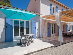 Exterior - Villa With Guest House, 2 Swimming Pools, and Wide View (Artignosc-sur-Verdon)