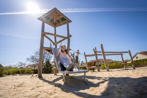 Bungalow | Children's area - Restyled Bungalow With 2 Bathrooms, Near the Beach (Noordwelle)