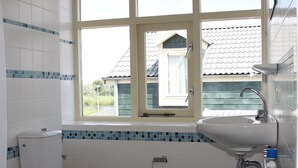 Bathroom - Comfortable Villa With Combi Microwave, Located in Nature (Simonshaven)