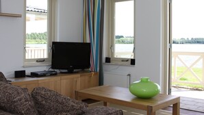 Living room - Comfortable Villa With Combi Microwave, Located in Nature (Simonshaven)