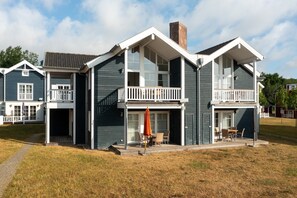 Villa | Exterior - Bungalow by the Sea With Sauna in Germany (Sierksdorf)