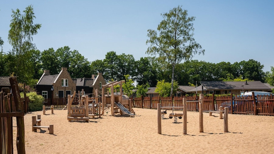 Detached Villa with Outdoor Fireplace near Veluwe