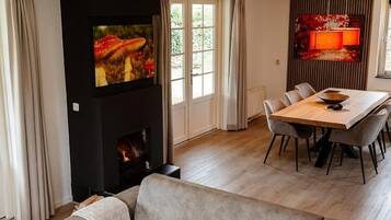 Villa | Dining