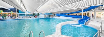 Restyled 2 Bathroom Holidayhome, sea Within Walking Distance
