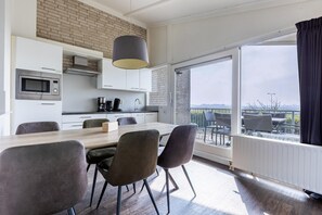 Bungalow | Dining - Holiday Home in Kamperland Near the Beach (Kamperland)